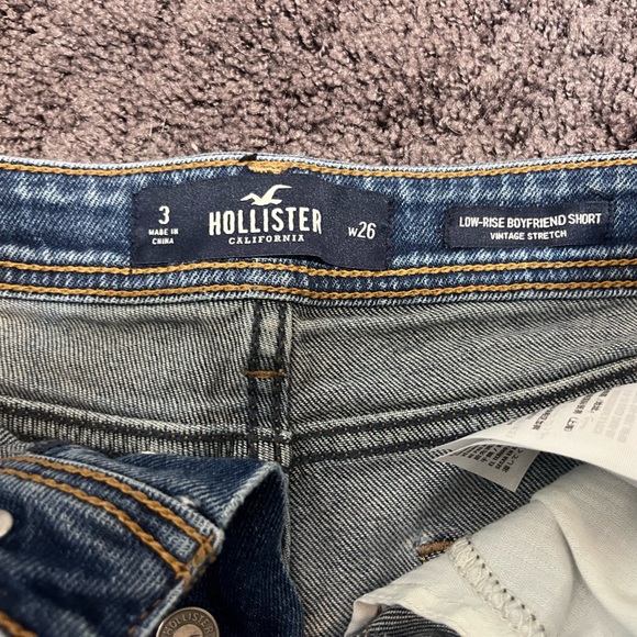 Hollister Low-Waist Boyfriend Shorts - Picture 3 of 3